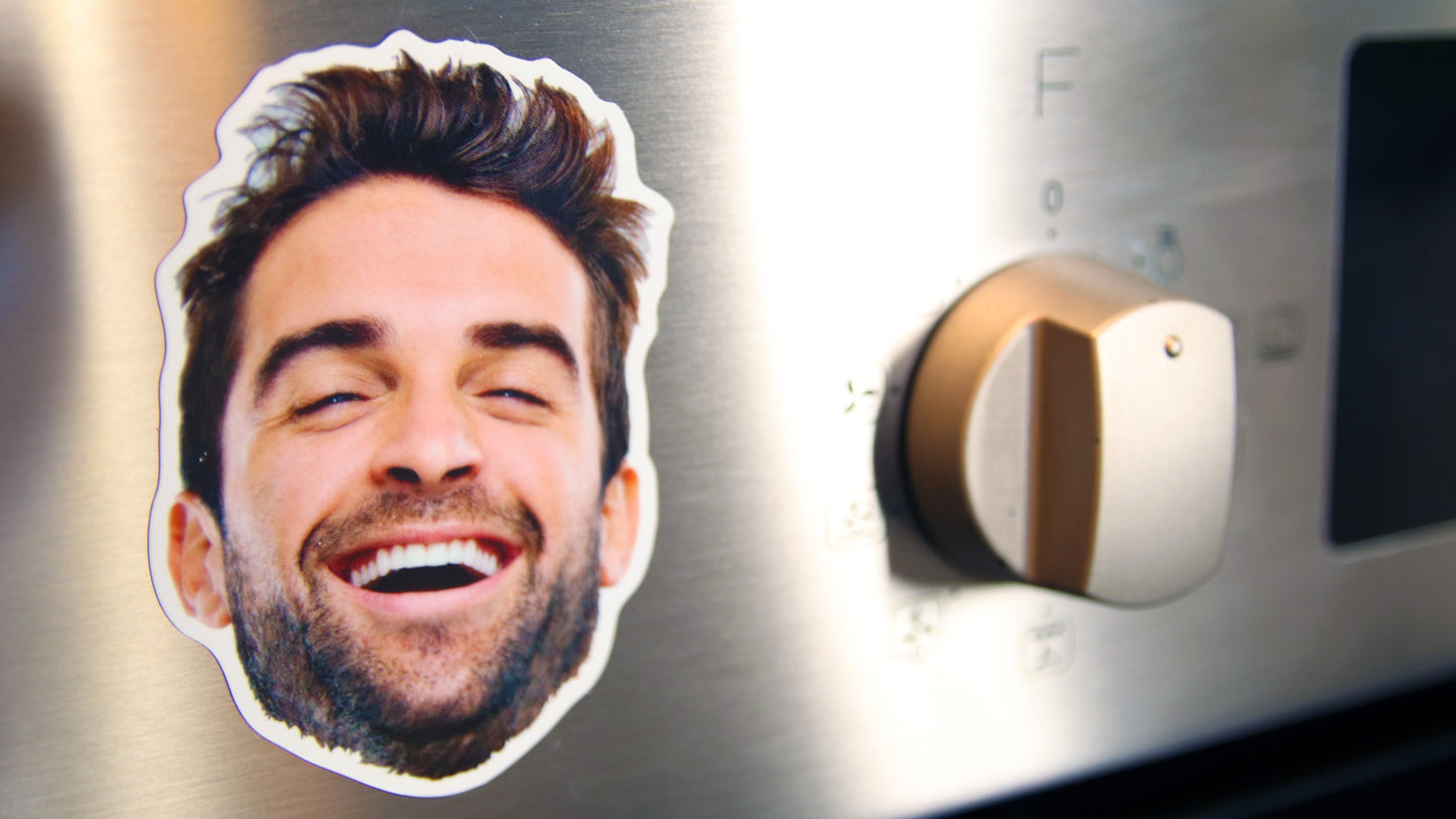 Die cut face magnet with happy man printed on white